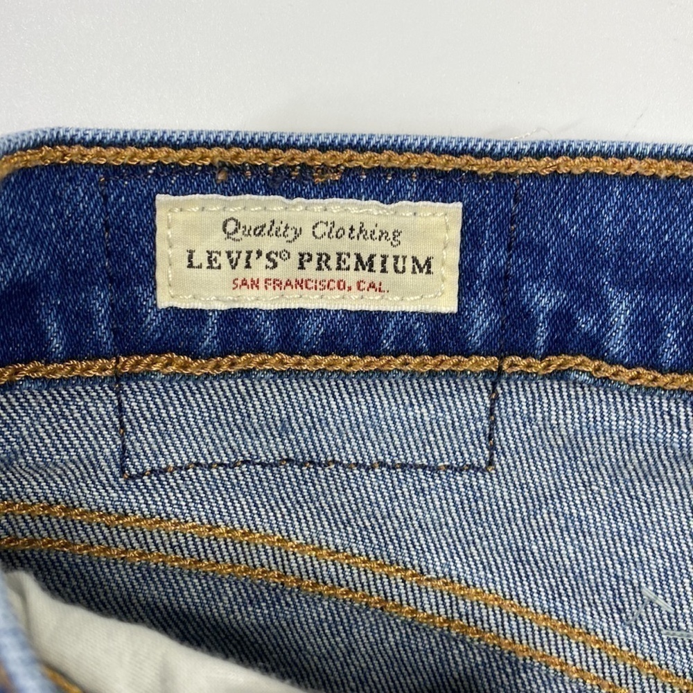 Levi's Premium Ribcage Shorts Button Fly Size 30 (flawed) - Picture 4 of 12